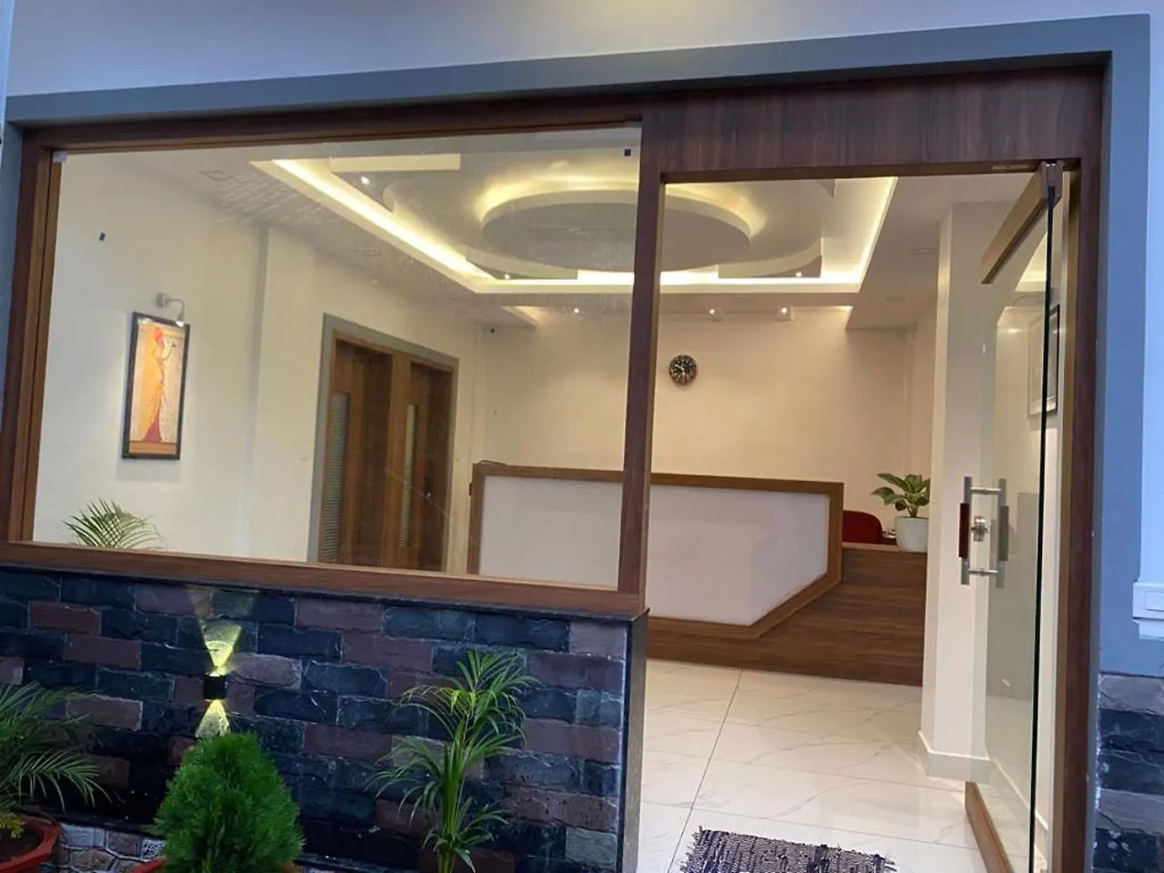 ***  Zenha Resorts Munnar India